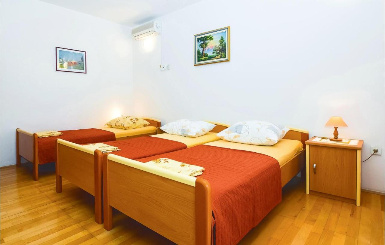 Lovely Apartment In Omis With Kitchenette Екстер'єр фото
