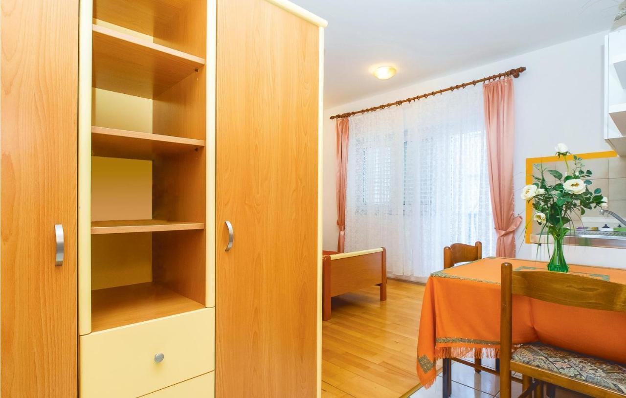 Lovely Apartment In Omis With Kitchenette Екстер'єр фото