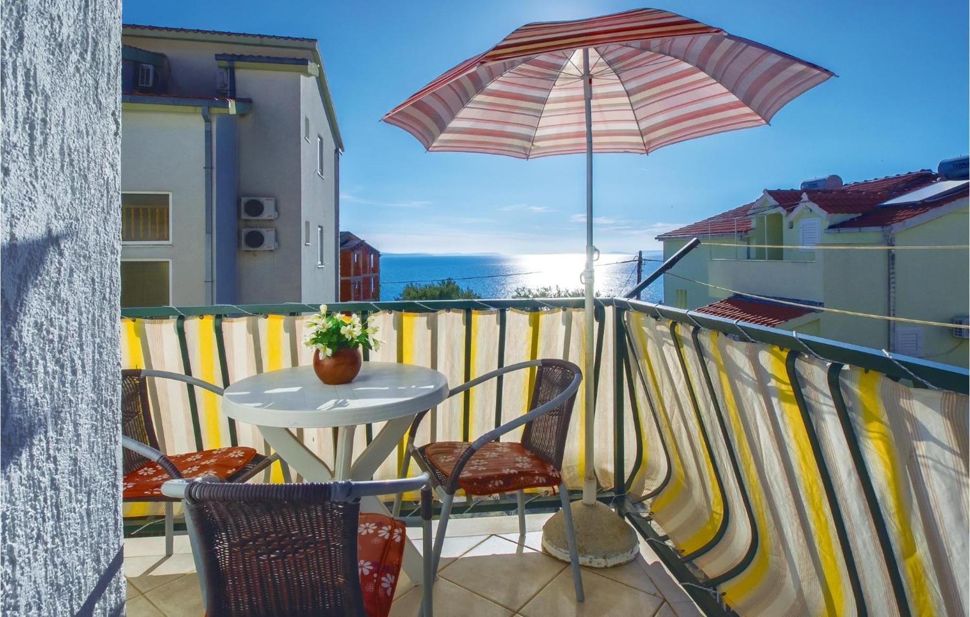 Lovely Apartment In Omis With Kitchenette Екстер'єр фото